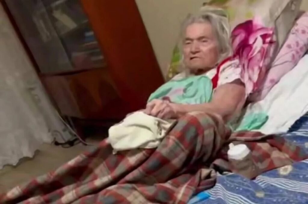 Сиделка во Владивостоке избивала 90-летнюю пенсионерку и забирала её пенсию