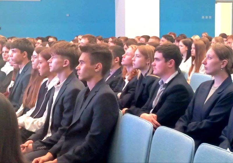 Ветераны СВО рассказывают амурским школьникам о творчестве и жизни