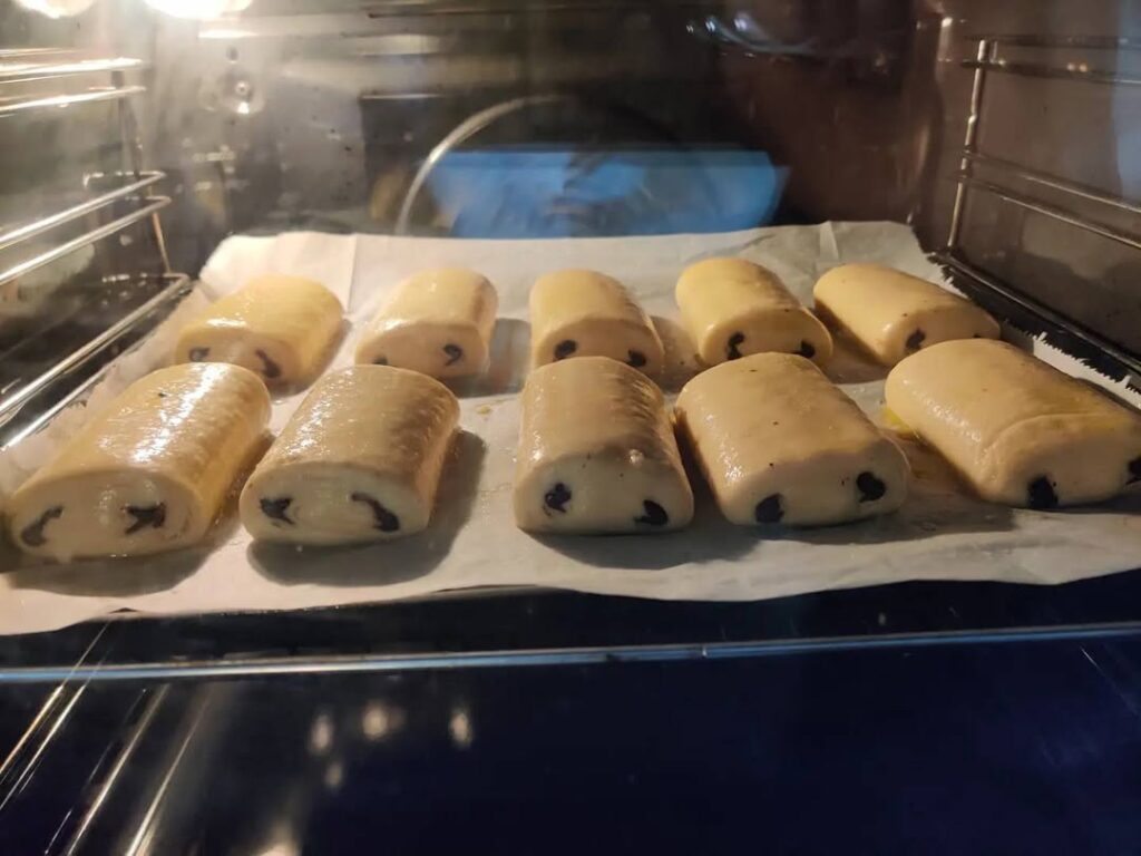 рецепт домашних булочек, булочки с шоколадом, булочки с яблоком. булочки с корицей, рецепт синнабон, булочки синнабон