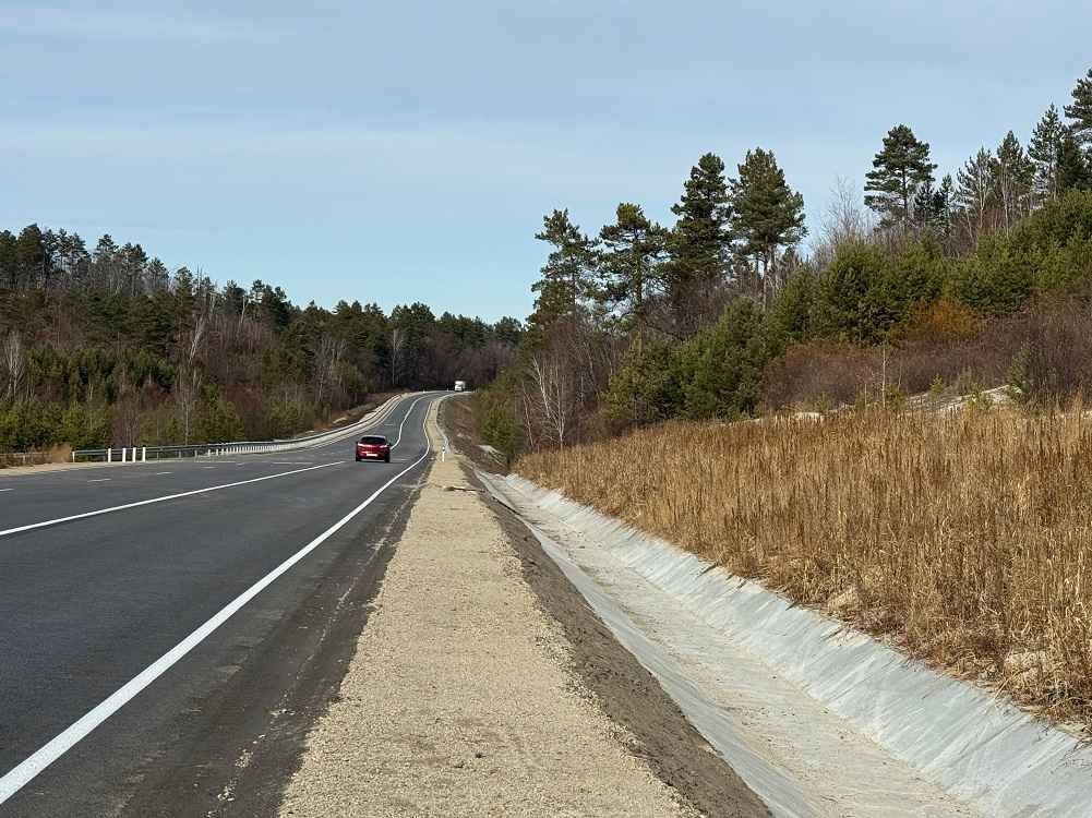 Дорожники обновили участок амурской трассы
