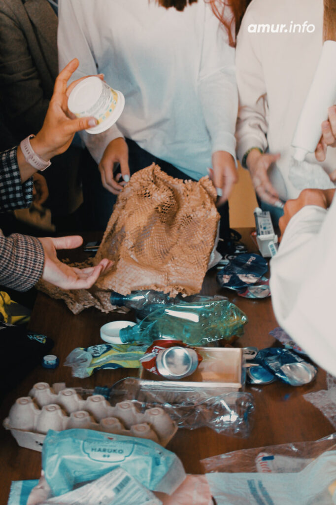 Из оранжевых контейнеров – на завод: как в Благовещенске сортируют и перерабатывают мусор