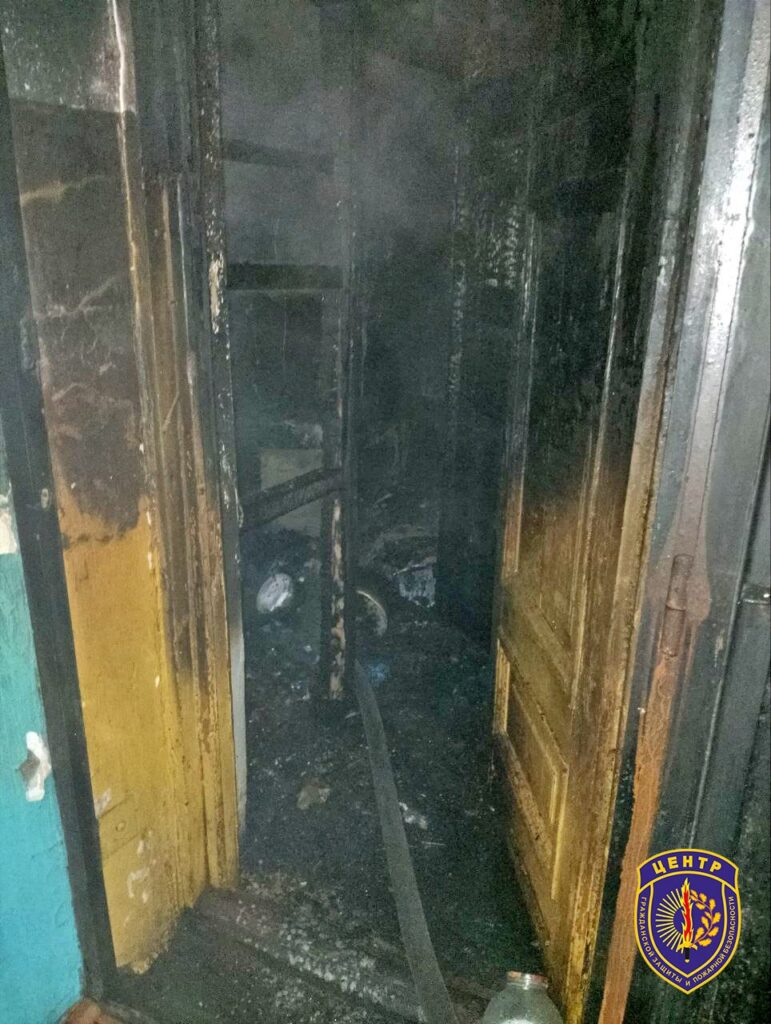 Дети в больнице: в Белогорске пожар уничтожил квартиру