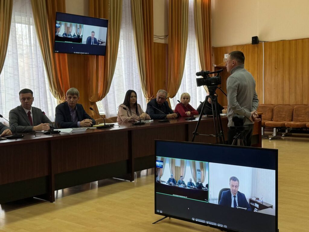 В Белогорске решают, когда лучше оставить 60 тысяч жителей без света