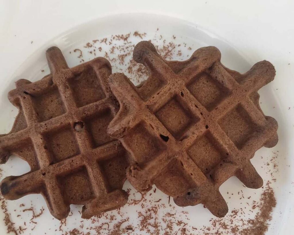 шоколадный кекс, пирожное картошка, домашние вафли. шоколадные вафли, кекс с шоколадом