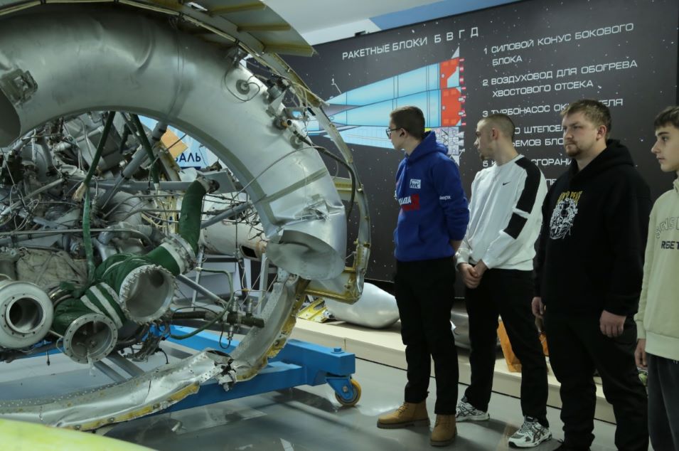 Космодром, вузы, спортшколы: как в Приамурье принимали делегацию из Донбасса