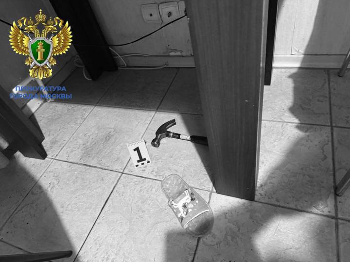 Мать убила шестилетнего сына и пыталась покончить с собой