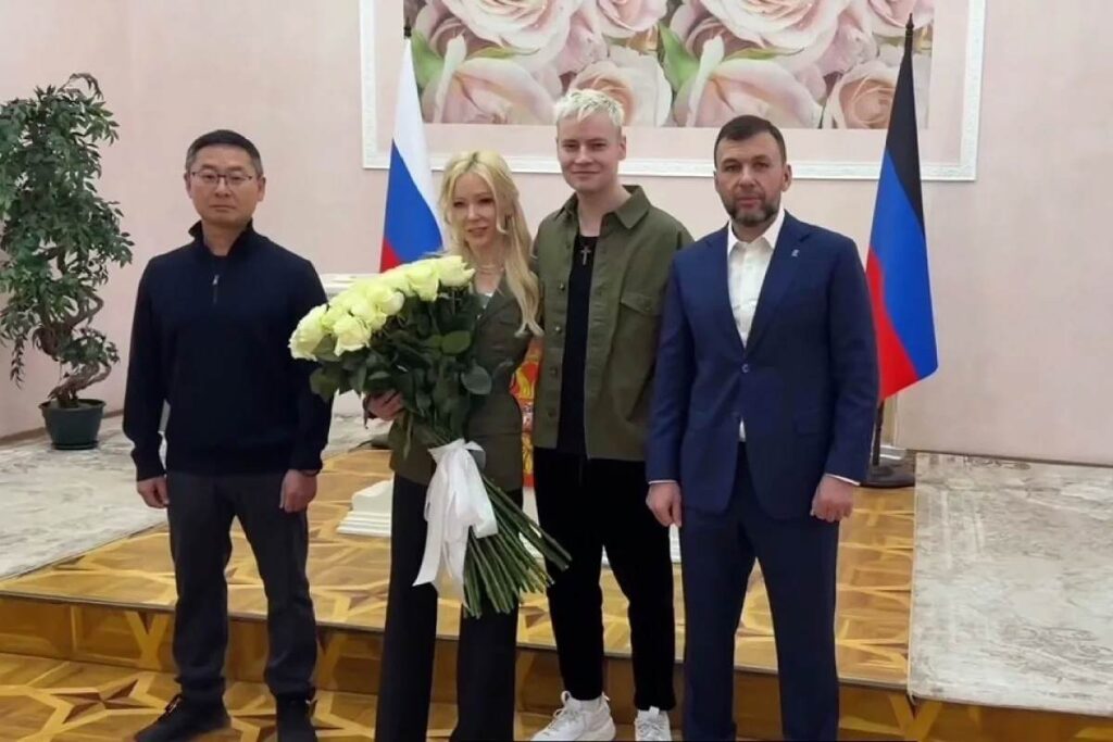 Депутат Останина раскритиковала SHAMAN и Мизулину за показную свадьбу