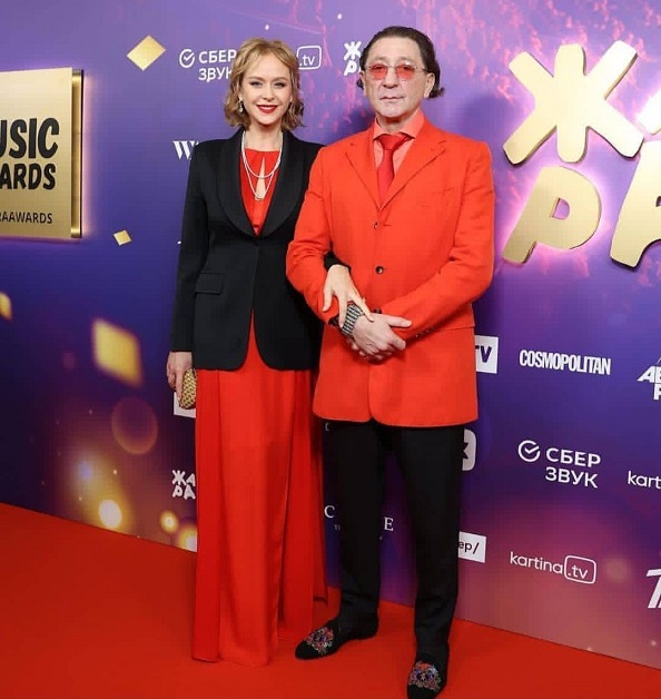 Григорий Лепс купил бывшей жене новый дом