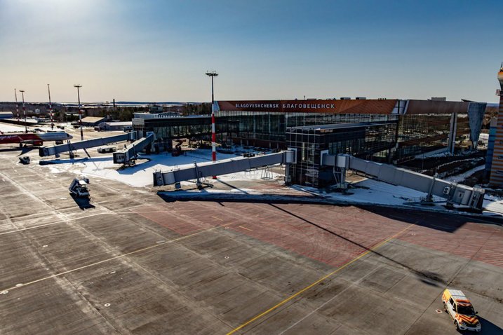 Новое здание аэропорта Благовещенска обзавелось зеркальными витражами