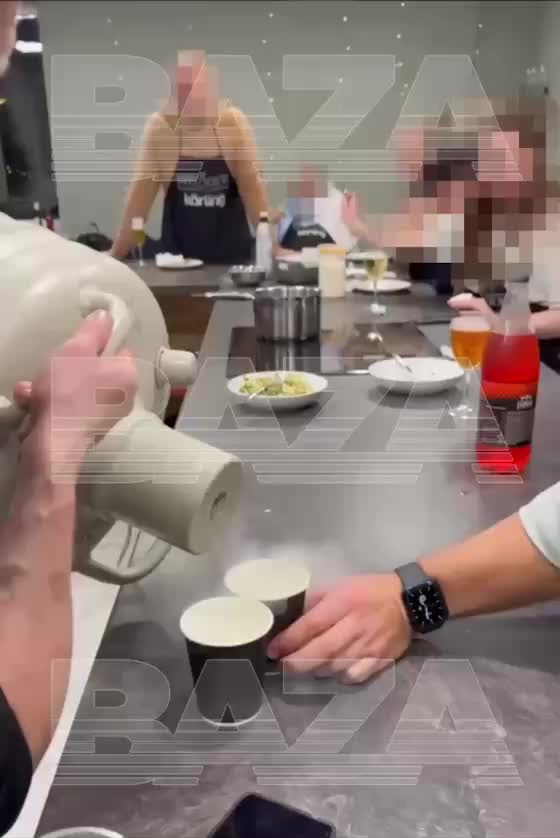 Москвичу разорвало желудок после коктейля с жидким азотом на корпоративе