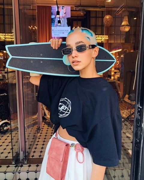 У известной блогерши умер ребёнок после домашних родов в бассейне