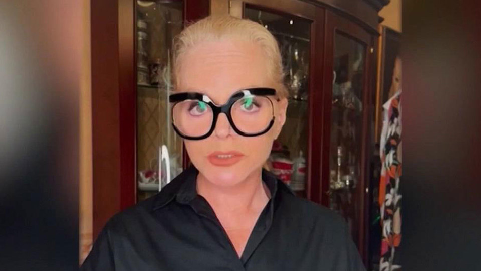 Лариса Долина