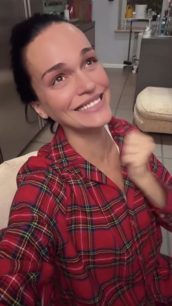 Певица Слава расплакалась после решения Верховного суда по делу о квартире Долиной