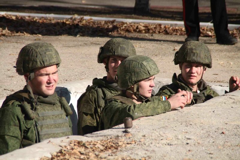 Юрия Трутнева познакомили с инновационной разработкой амурского курсанта