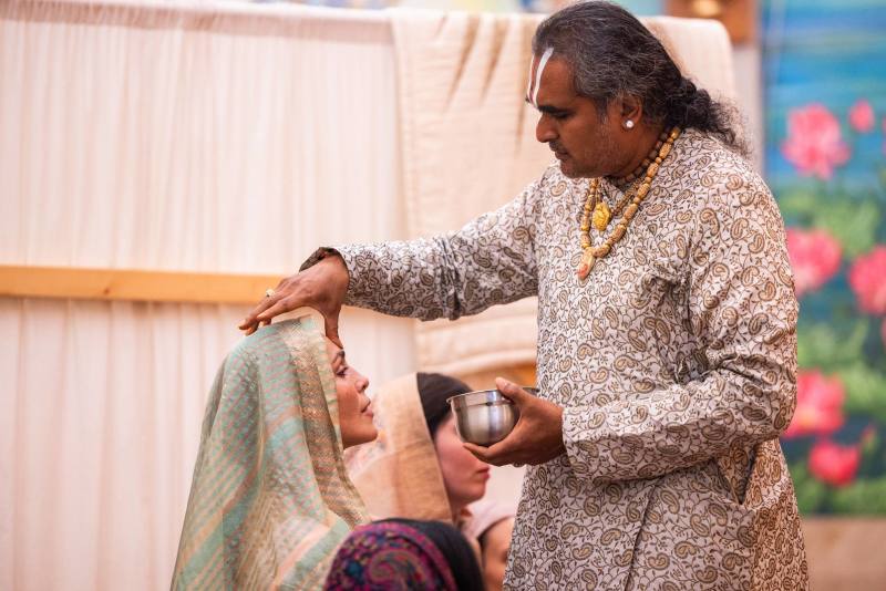 Певица Сати Казанова стала монахиней