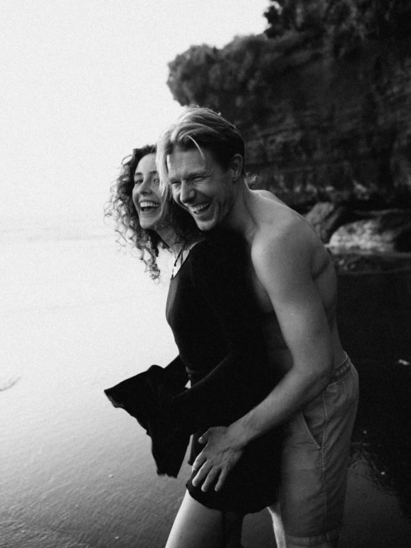 Никита Ефремов устроил фотосессию с новой возлюбленной на Бали