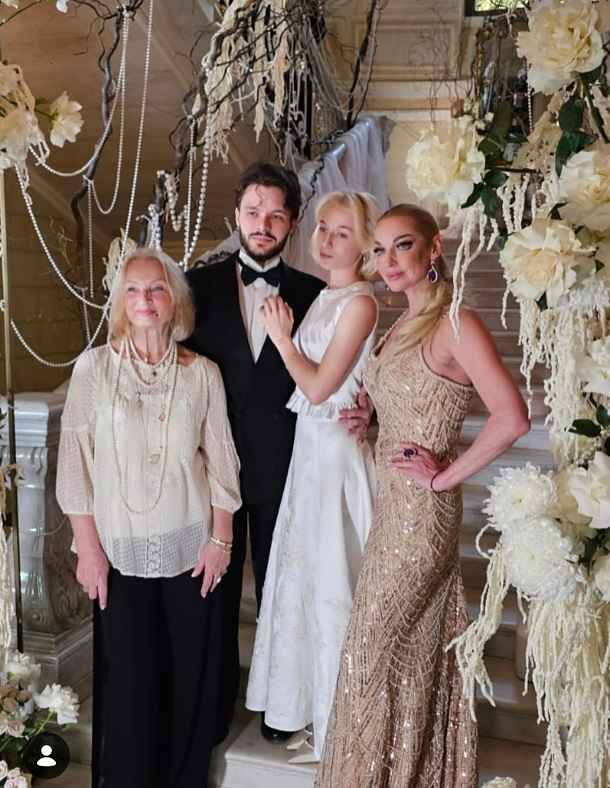 Анастасия Волочкова отметит 50-летний юбилей без матери и дочери