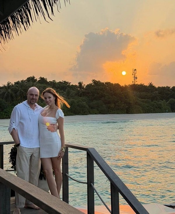Полина Диброва показала, как отдыхает с Романом Товстиком на Мальдивах