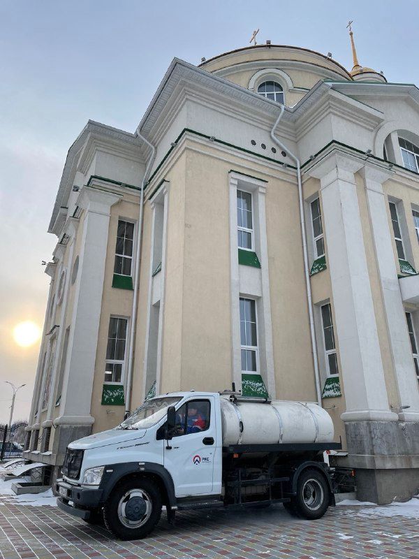 Благовещенцам рассказали, где стоит автоцистерна с крещенской водой