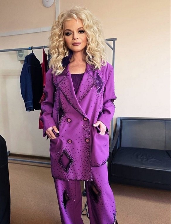 Лариса Долина