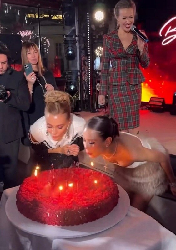 Мать Авроры Кибы назвала Лепса старым на праздновании 20-летия дочери