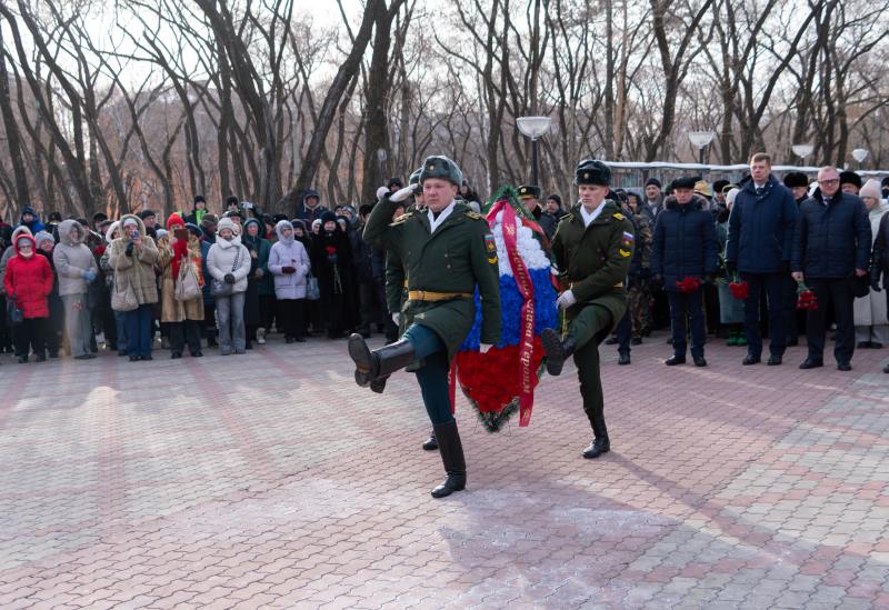 возложение