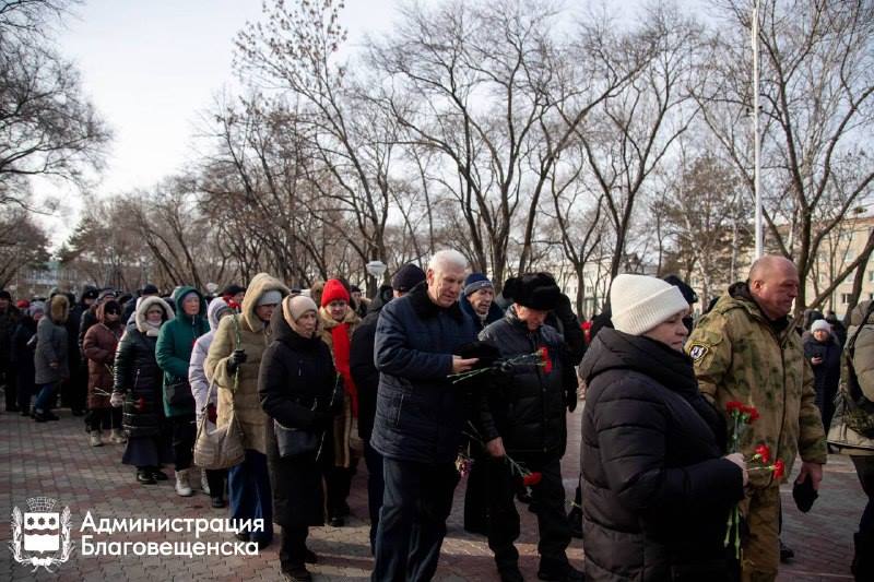 возложение