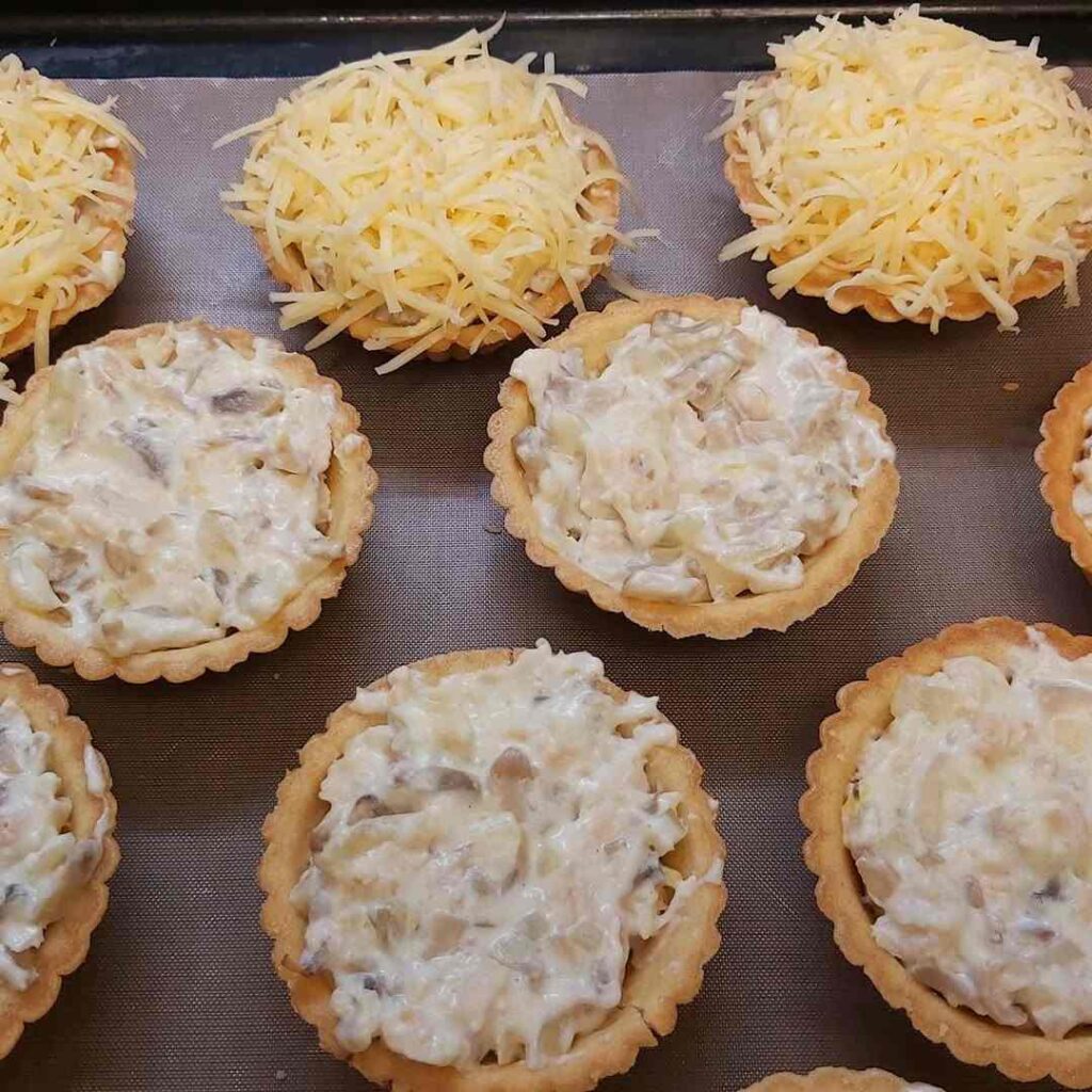 романтический ужин, салат из креветок, ужин на двоих, чизкейк без выпечки