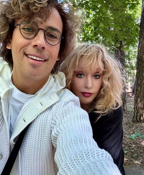 Пугачёва и Галкин* переписали часть своего замка на детей, чтобы спасти от конфискации

