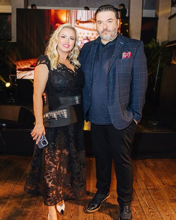 Анна Семенович сообщила, что её жених Денис Шреер официально развёлся