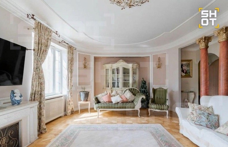 Певица Слава продала квартиру, от которой не могла избавиться из-за Ларисы Долиной