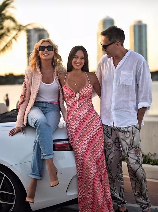 Кристина Орбакайте показала 14-летнюю дочь в её день рождения