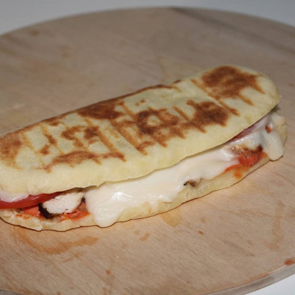 рецепт бутербродов, бутерброд с рыбой, быстрая пицца, горячие бутерброды, вкусные бутерброды