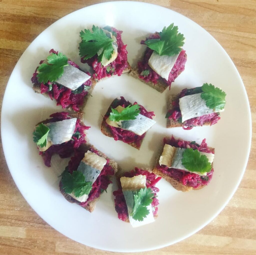 рецепт бутербродов, бутерброд с рыбой, быстрая пицца, горячие бутерброды, вкусные бутерброды