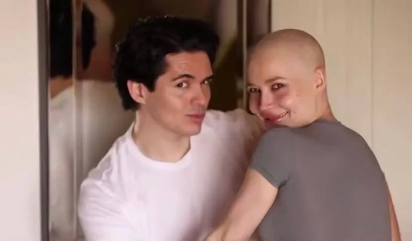 Лерчек побрилась налысо из-за выпадения волос после химиотерапии