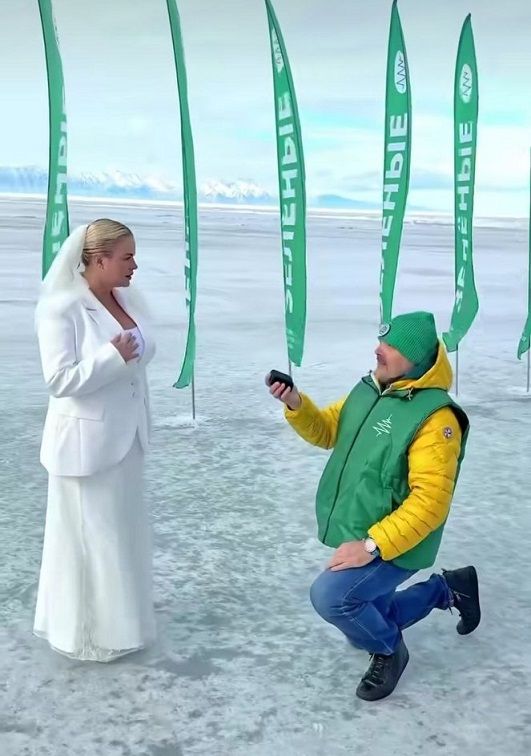 Анне Семенович сделали предложение на Байкале