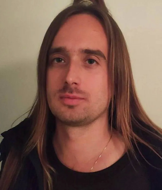 Российский писатель погиб после падения со скалы в Черногории