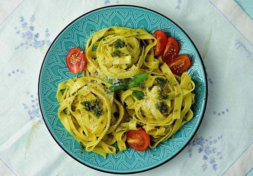 вкусные соусы, песто рецепт, соус бешамель, демигляс рецепт, лучший соус, рецепт соуса, паста с песто
