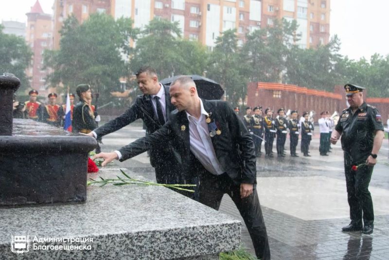 возложили