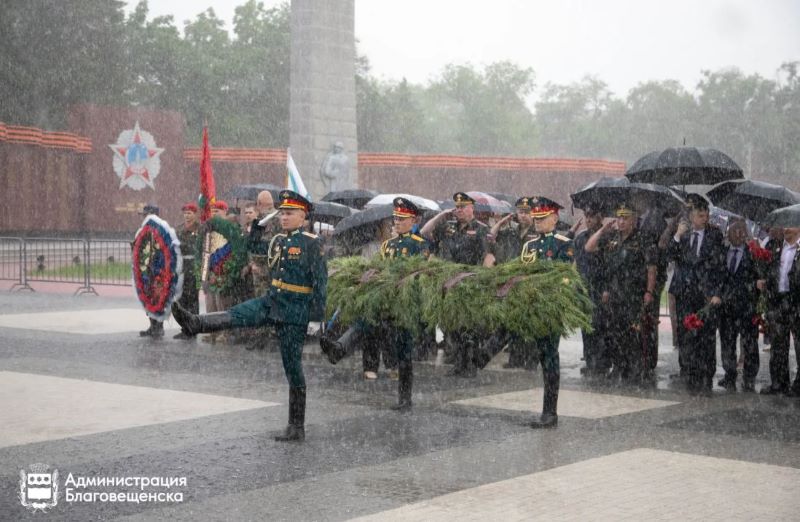 возложили