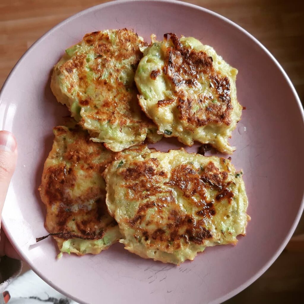 рецепты из кабачков,  оладьи из кабачков, вкусные кабачки, кабачковые оладьи, кабачки в кляре, овощное рагу