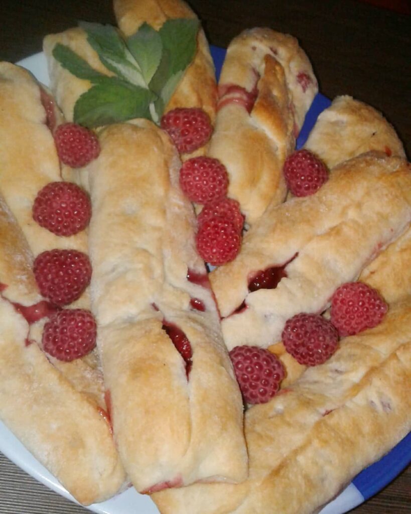 пирог с малиной, рецепты с малиной, с малиной, кекс с малиной, печенье с малиной, пирожки дрожжевые